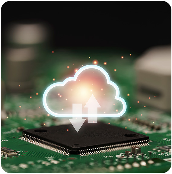 Imagem de um chip em uma placa mãe, como uma ilutração de uma nuvem, simbolizando o envio de dados.